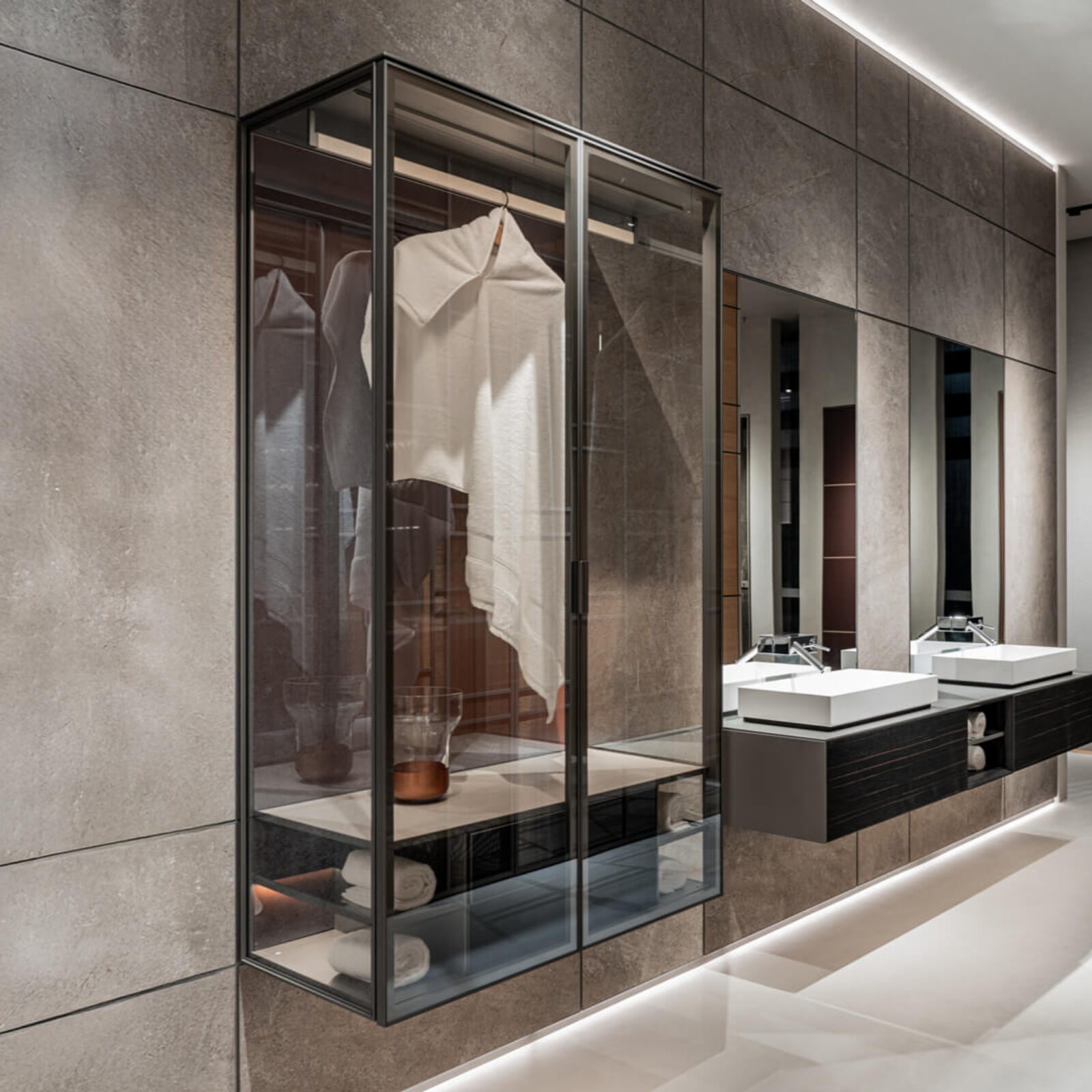 Glass-Cabinets---Vetrine-min