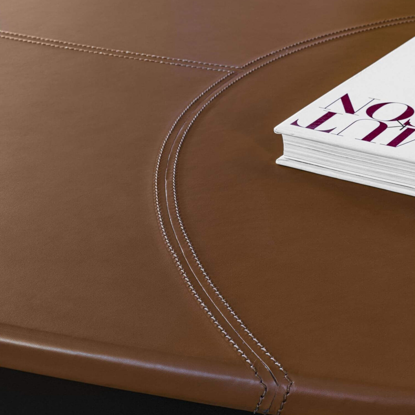 Lomacasa_Pellizzoni_Butterfly-Desk_Gallery-2