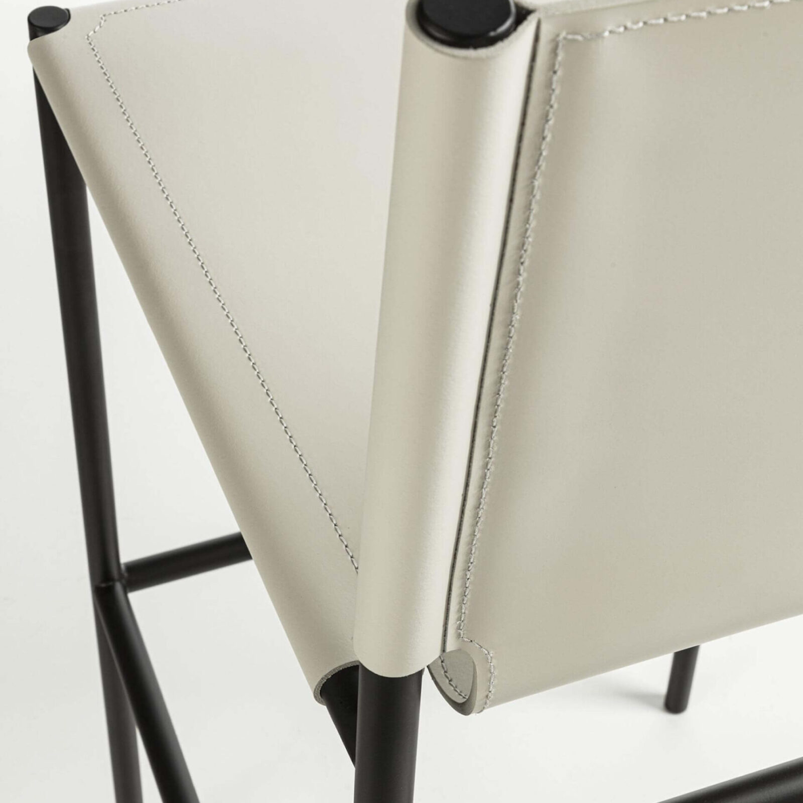 Lomacasa_Pellizzoni_Elena-Stool_Gallery-2