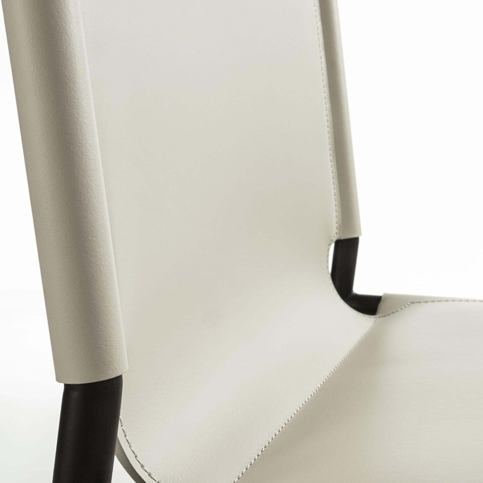 Lomacasa_Pellizzoni_Elena-Stool_Gallery-3