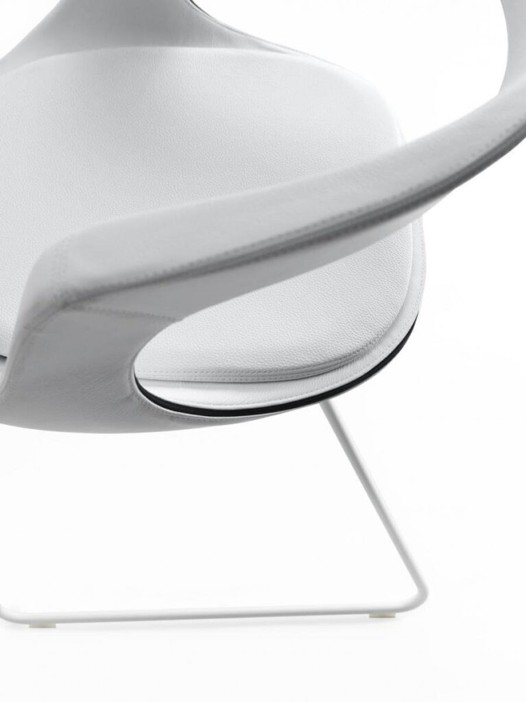 Lomacasa_Pellizzoni_Frenchkiss-Low-Back-Armchair_Description