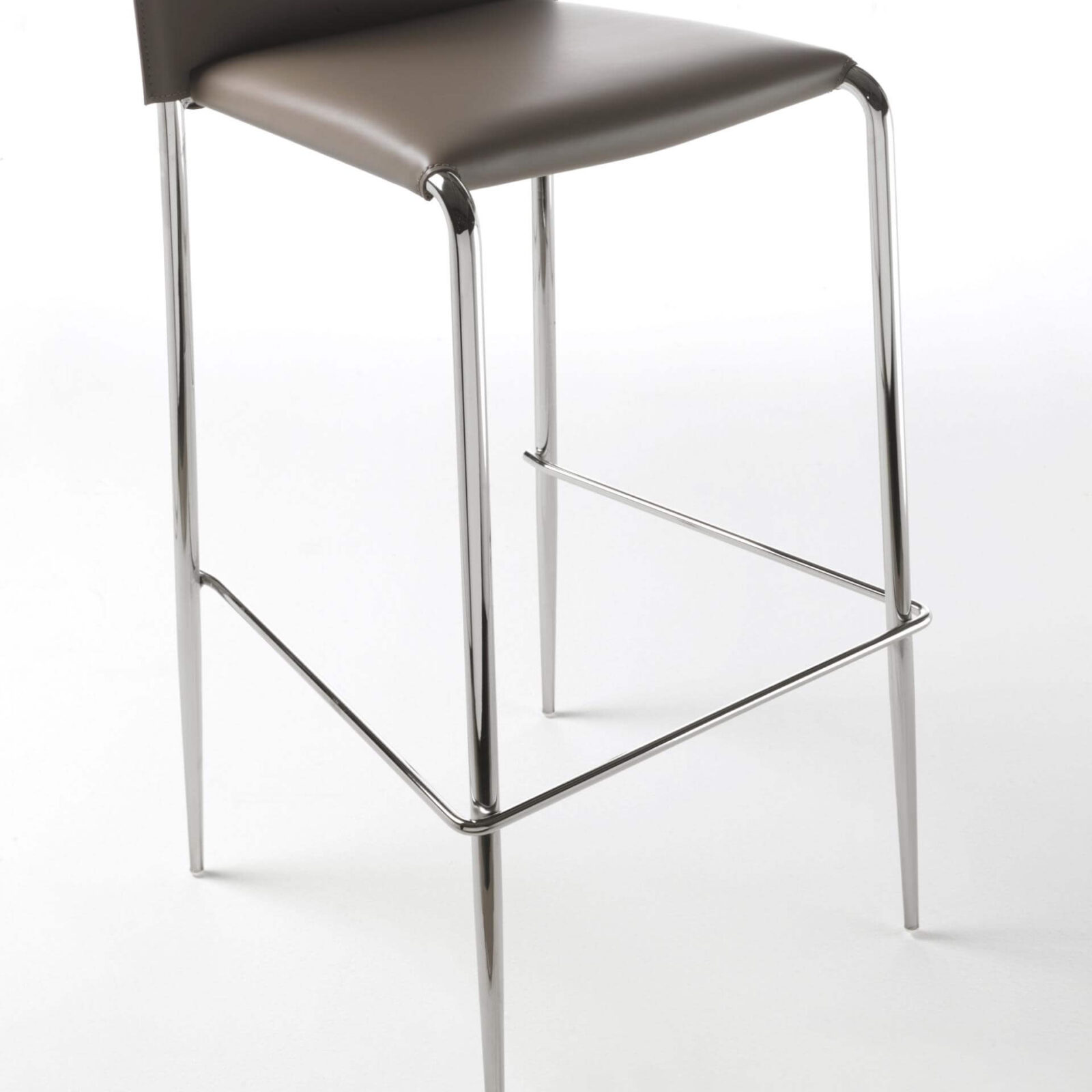 Lomacasa_Pellizzoni_Gazzella-Stool_Gallery-10