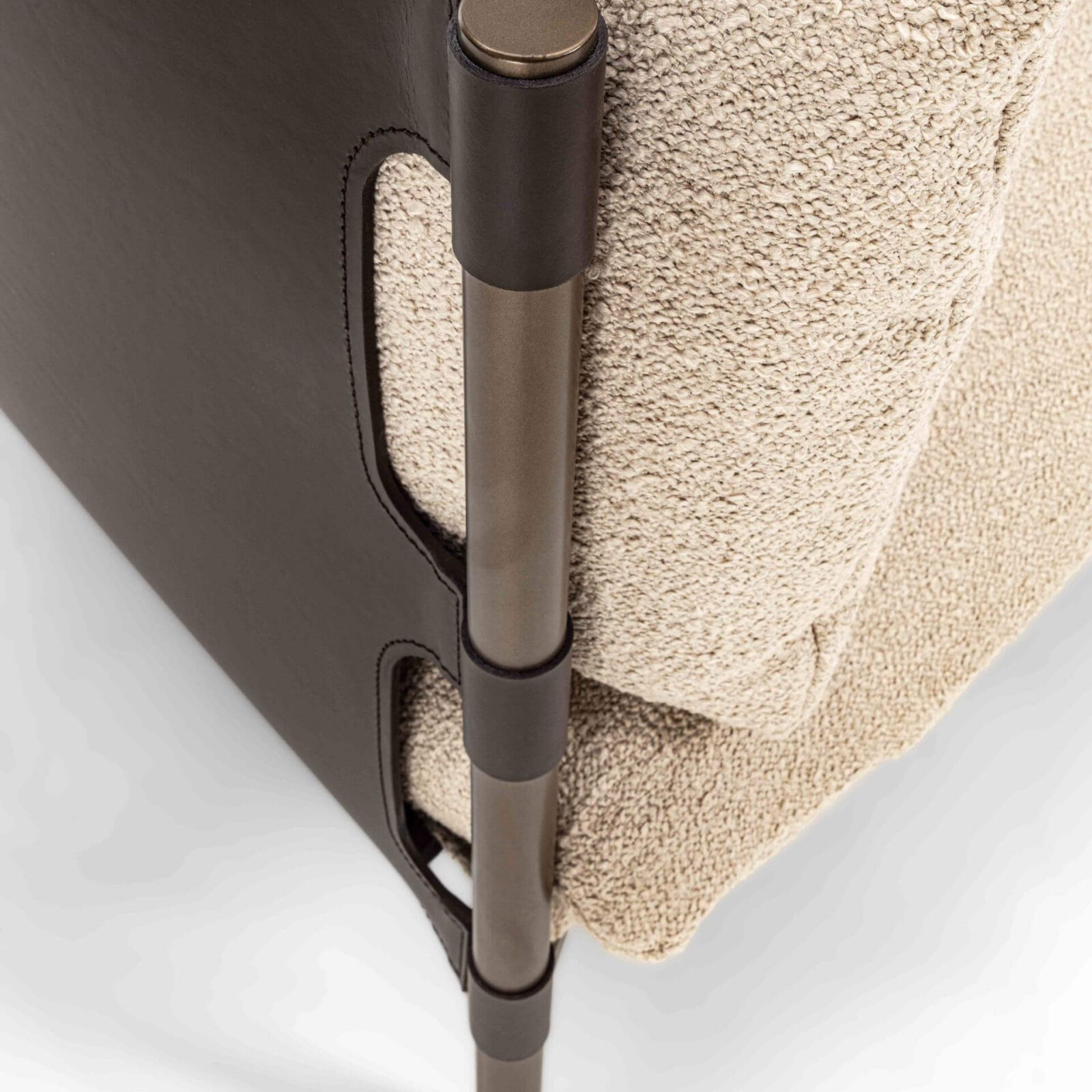 Lomacasa_Pellizzoni_Iris-Relax-Armchair_Gallery-5