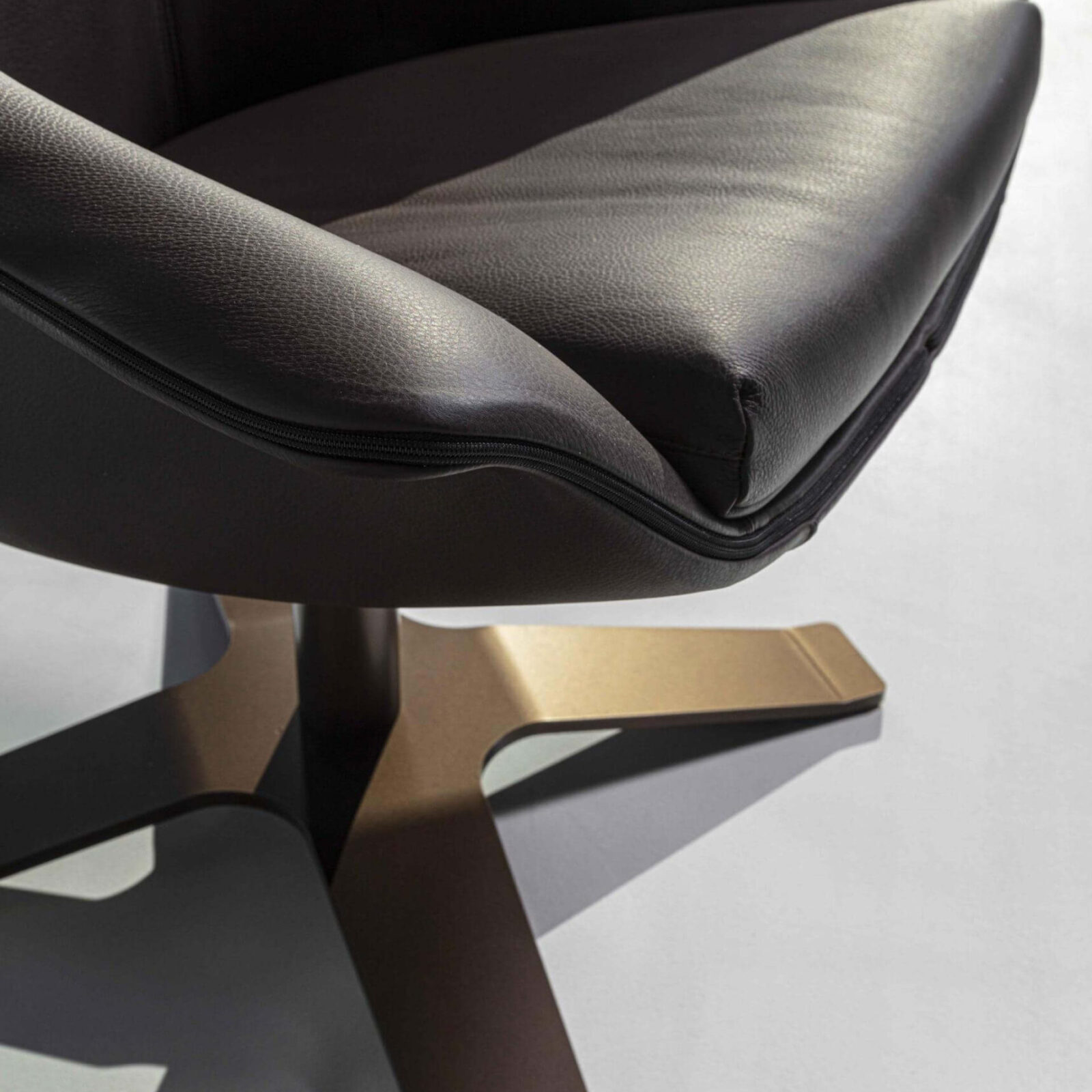 Lomacasa_Pellizzoni_Lullaby-Relax-Armchair_Gallery-5